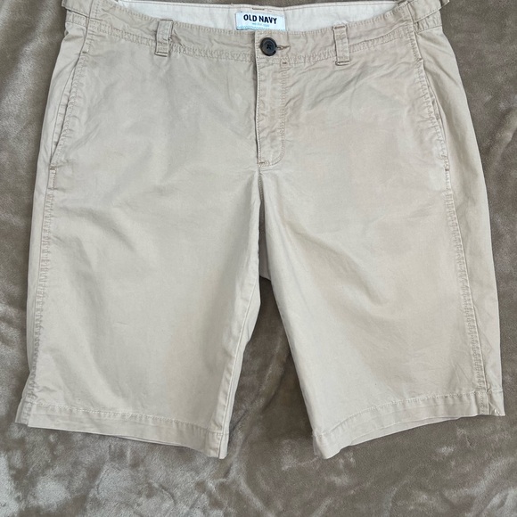 Old Navy Khaki Shorts - Picture 3 of 7